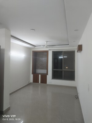 Room in 2 BHK Apartment at Unitech The Residences Sector 33, Sector 33 – for Rent