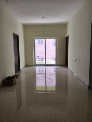 Room in 2 BHK Builder Floor at Vanagaram – for Sale