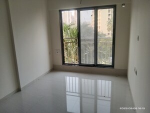 Room in 1 BHK Apartment at Chandak 34 Park Estate, Goregaon West – for Sale