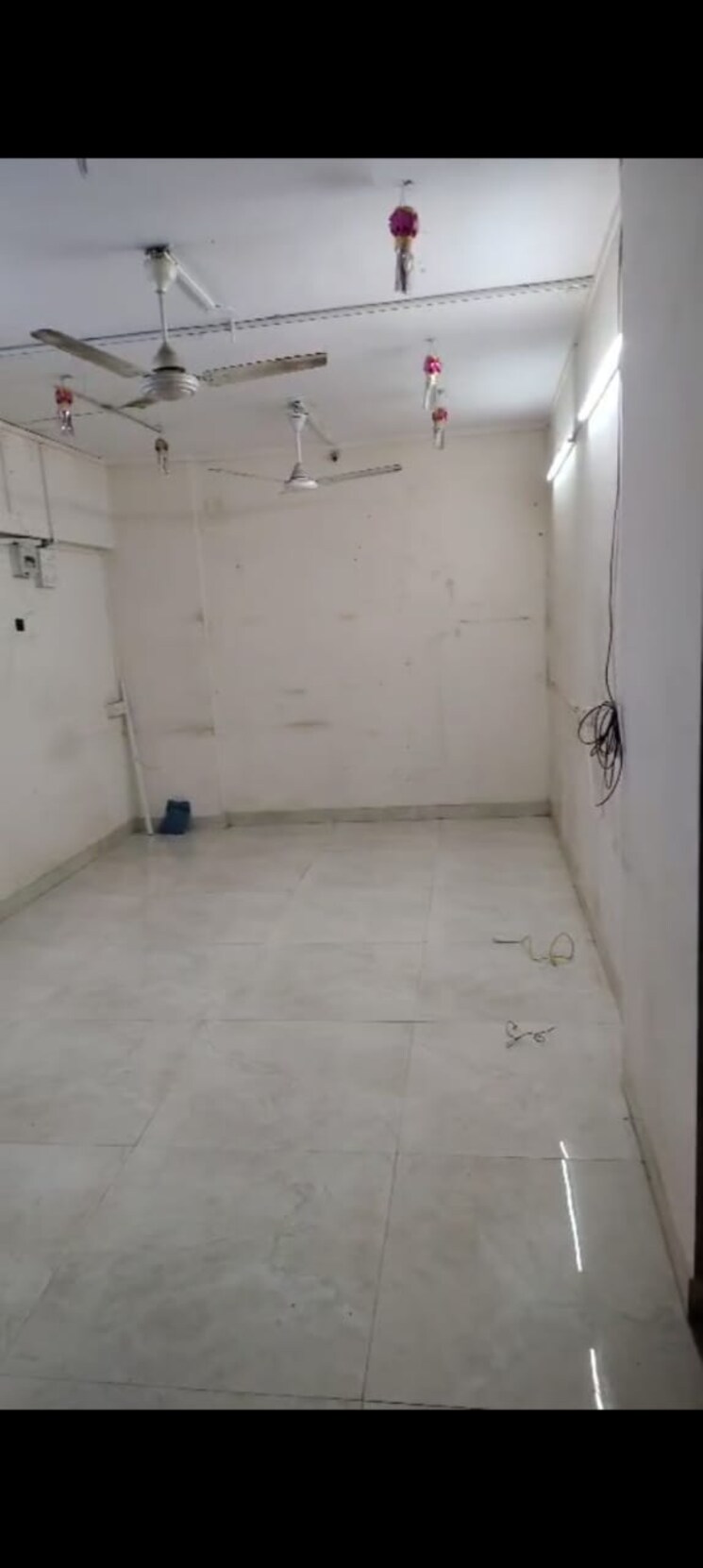 Bathroom, goregaon-west-view-chs 1 Bedroom 270 Sq.Ft. Apartment In Goregaon West Mumbai 9290718