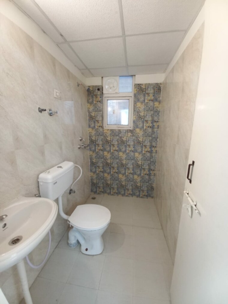Bathroom, ninex-rmg-residency 1 Bedroom 560 Sq.Ft. Apartment In Sector 37c Gurgaon 9290751