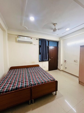 Bedroom in 2 BHK Builder Floor at Maidan Garhi – for Rent