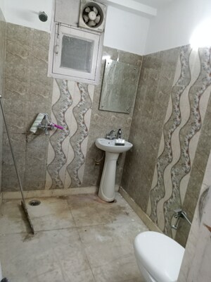 Bathroom in 2 BHK Builder Floor at Maidan Garhi – for Rent