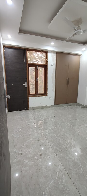 Room in 1 BHK Apartment at Palm Residency Chhatarpur, Chattarpur – for Rent