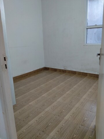 Room in 2 BHK Apartment at Tulip Lemon, Sector 69 – for Rent