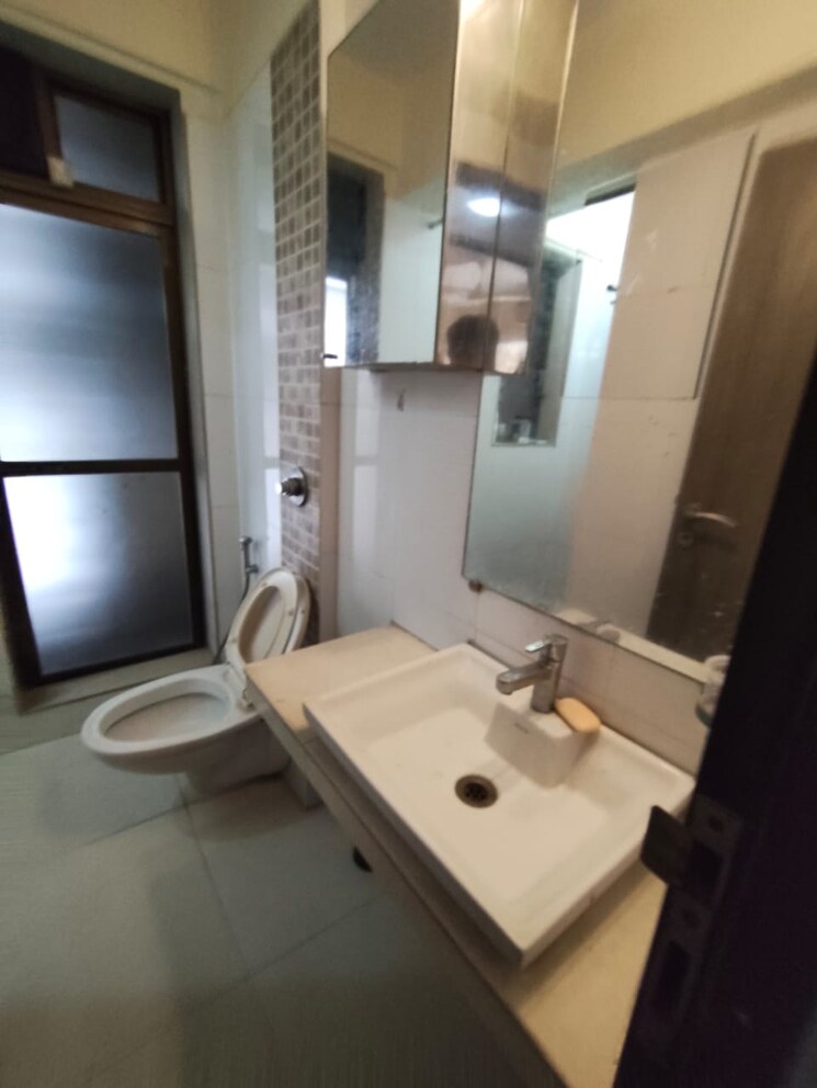 Bathroom, hari-niwas-chembur 1.5 Bedroom 715 Sq.Ft. Apartment In Chembur Mumbai 9291068