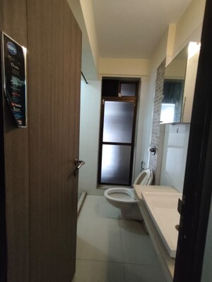 Attached Bathroom in 1.5 BHK Apartment at Hari Niwas Chembur, Chembur – for Rent