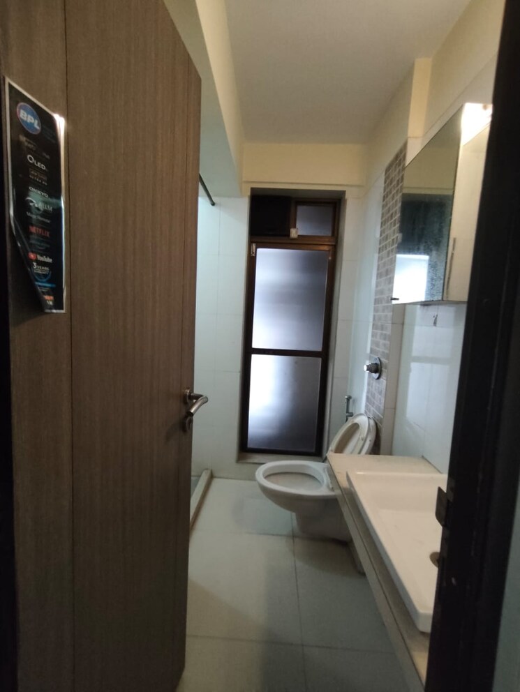 Attached Bathroom, hari-niwas-chembur 1.5 Bedroom 715 Sq.Ft. Apartment In Chembur Mumbai 9291068