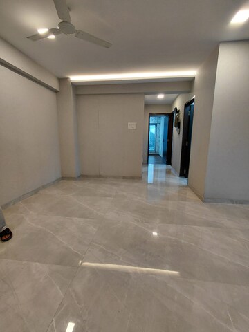 Room in 2 BHK Apartment at Sanghvi Evana, Worli – for Rent