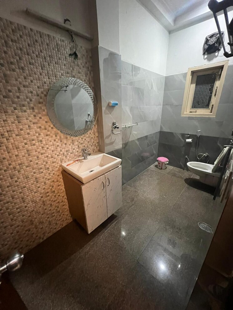 Attached Bathroom, sushant-lok-2 3 Bedroom 2160 Sq.Ft. Builder Floor In Sector 57 Gurgaon 9291155