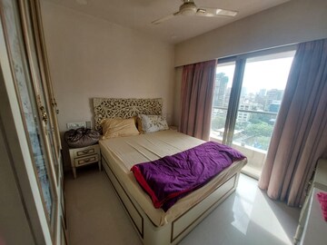 Bedroom in 3 BHK Apartment at Khar West – for Rent