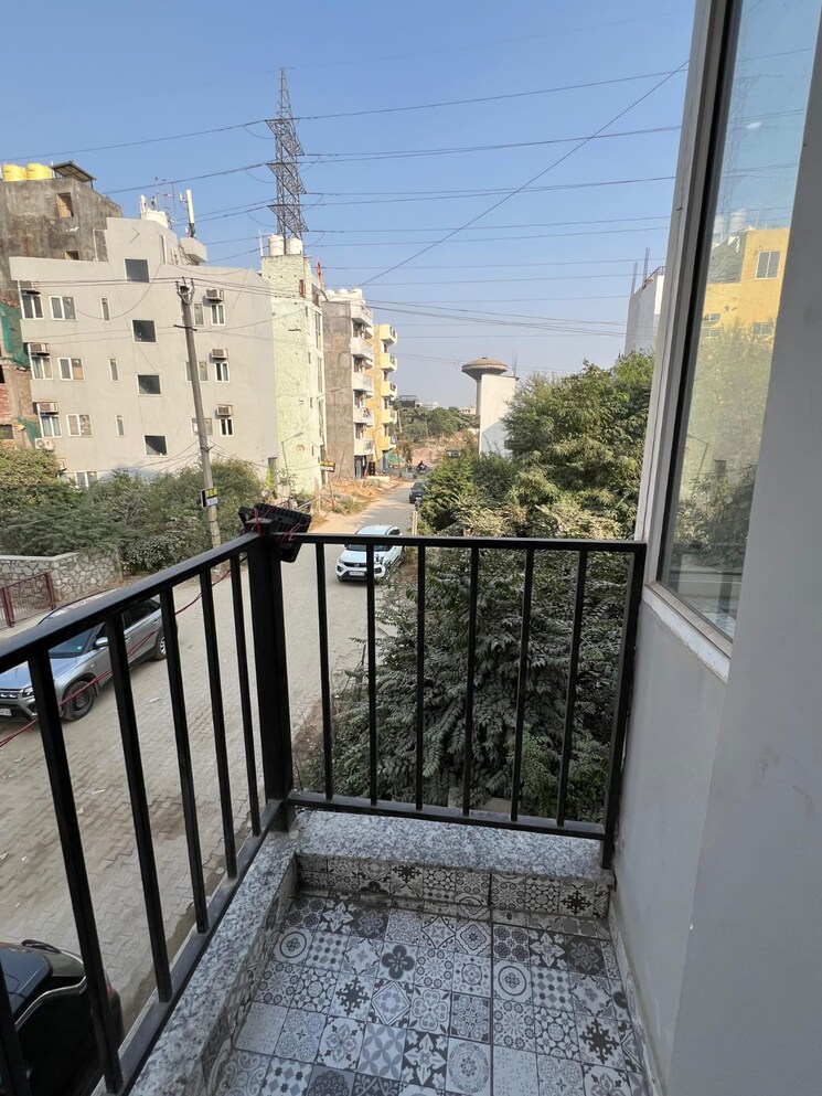 Balcony, vipul-world-floors 1 RK 350 Sq.Ft. Apartment In Sector 48 Gurgaon 9291240
