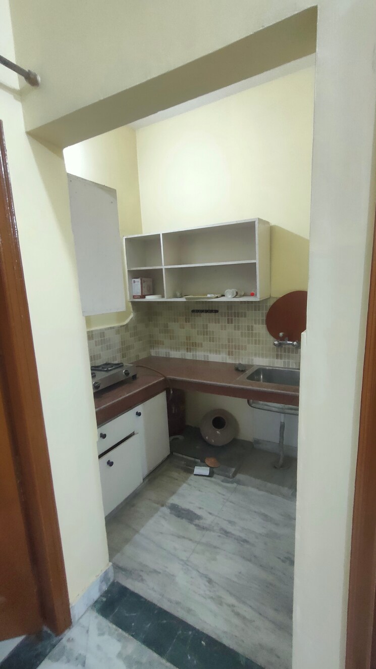 Kitchen, white-pearl-residency 1 RK 400 Sq.Ft. Builder Floor In Sector 5 Gurgaon 9291306