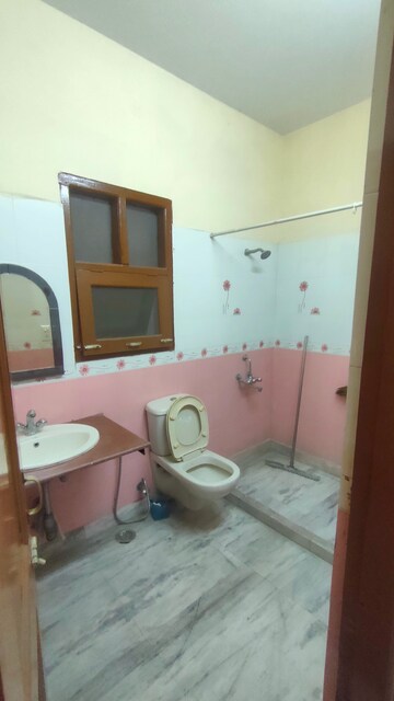Bathroom in 1 RK Builder Floor at White Pearl Residency, Sector 5 – for Rent