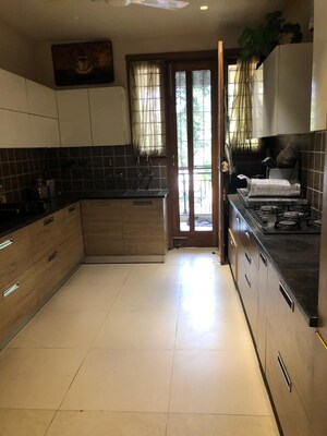 Balcony in 3 BHK Builder Floor at Sector 34 – for Rent