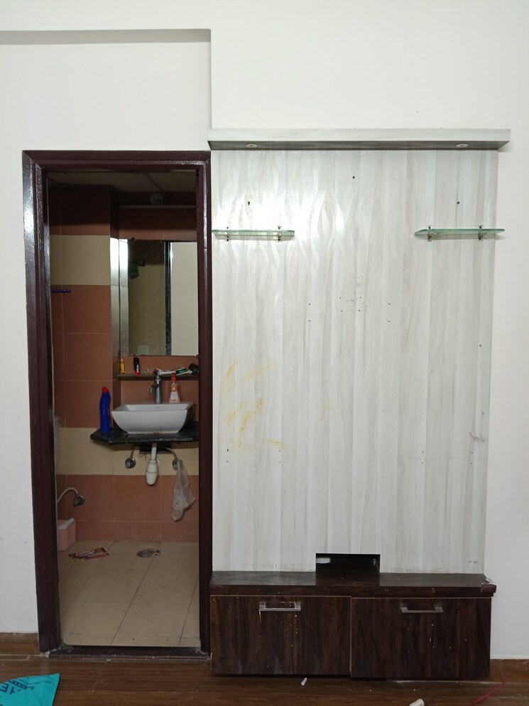 Bathroom, mahagun-mywoods 3 Bedroom 1235 Sq.Ft. Apartment In Sector 16c Greater Noida Greater Noida 9291573