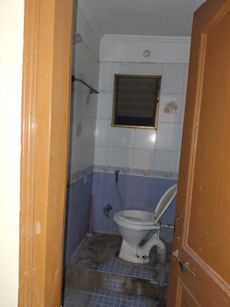 Bathroom, telibandha 2 Bedroom 1000 Sq.Ft. Apartment In Telibandha Raipur 9291576