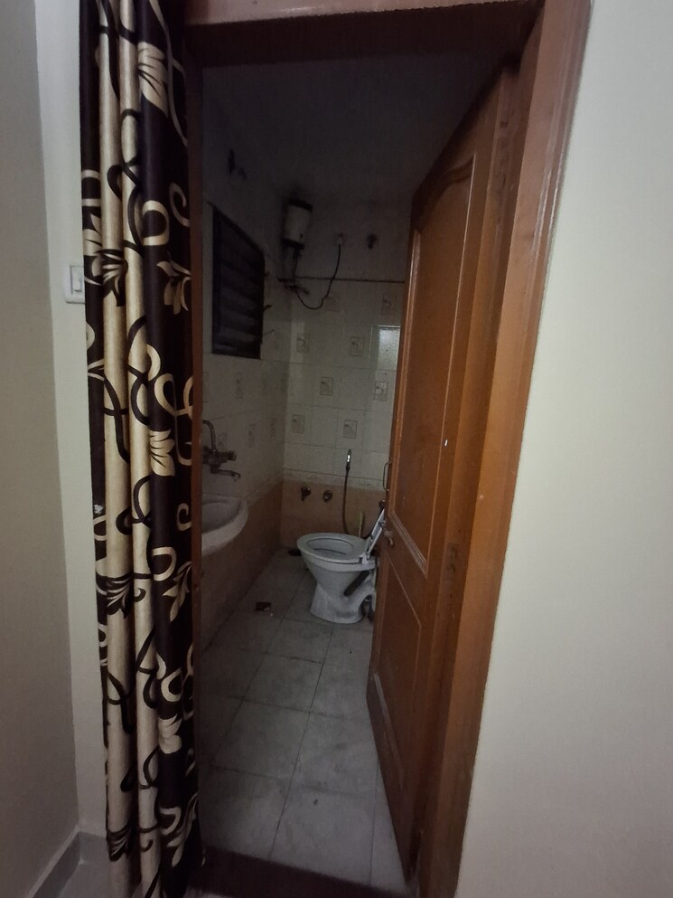 Attached Bathroom, telibandha 2 Bedroom 1000 Sq.Ft. Apartment In Telibandha Raipur 9291576