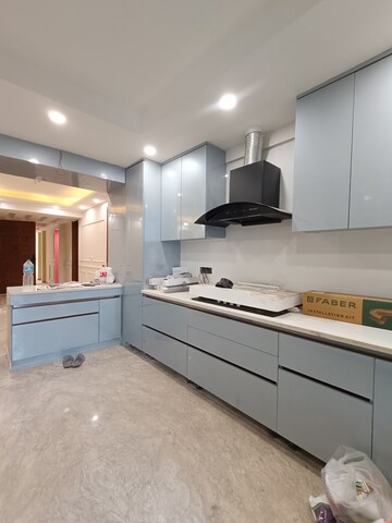 Kitchen in 4 BHK Builder Floor at DLF City Phase IV, Dlf Phase iv – for Sale