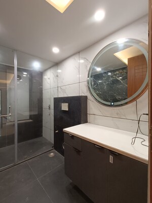 Kitchen in 4 BHK Builder Floor at DLF City Phase IV, Dlf Phase iv – for Sale