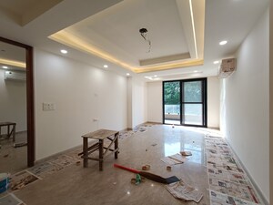 Room in 4 BHK Builder Floor at DLF City Phase IV, Dlf Phase iv – for Sale