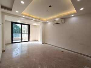 Room in 4 BHK Builder Floor at DLF City Phase IV, Dlf Phase iv – for Sale