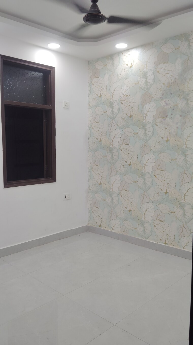 Room, govindpuri 2 Bedroom 50 Sq.Yd. Builder Floor In Govindpuri Delhi 9291598