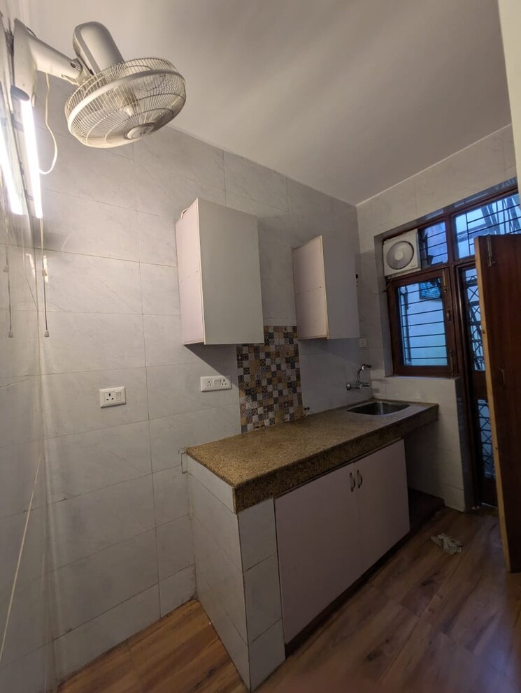 Kitchen, dlf-royale-residences 2 Bedroom 1200 Sq.Ft. Apartment In Dlf Phase I Gurgaon 9291588