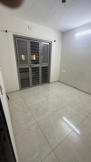 Room in 2 BHK Apartment at Mittal Sun City Ambegaon, Ambegaon Budruk – for Sale