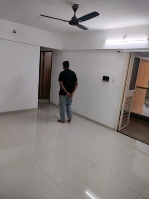 Room in 2 BHK Apartment at Kohinoor Zen Estate, Kharadi – for Rent