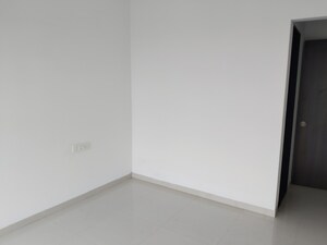 Room in 2 BHK Apartment at UK Iridium, Kandivali East – for Rent