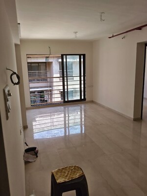 Room in 1 BHK Apartment at LnT Veridian, Powai – for Rent