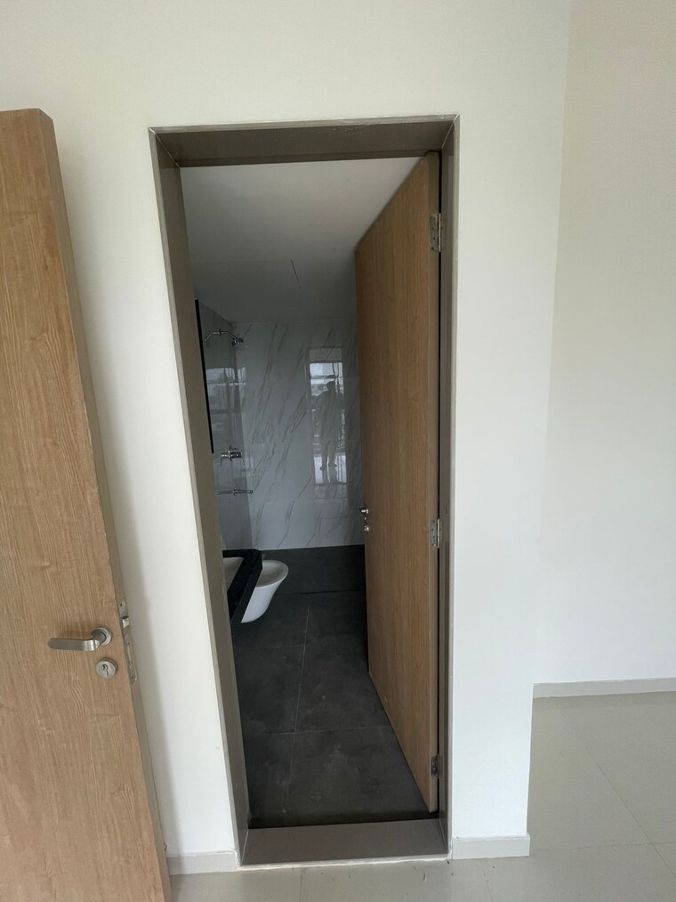 Bathroom, lodha-woods 3 Bedroom 1168 Sq.Ft. Apartment In Kandivali East Mumbai 9291647