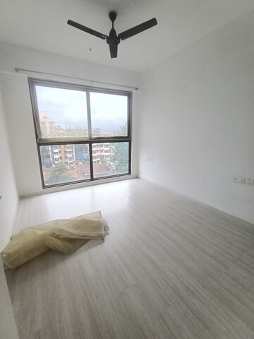 Room in 3 BHK Apartment at Runwal Bliss, Kanjurmarg East – for Rent