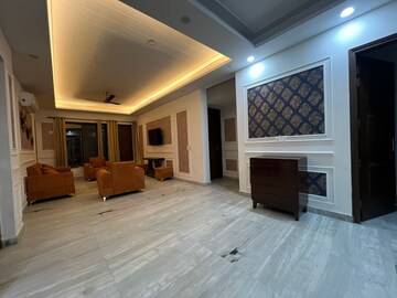 Parking in 3 BHK Builder Floor at Relaxo Apartment, Sector 46 – for Rent