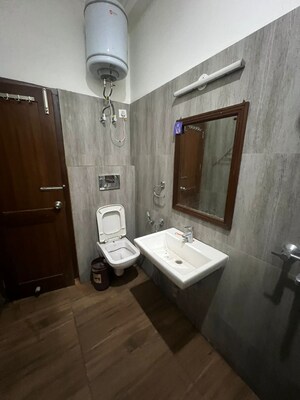 Bathroom in 3 BHK Builder Floor at Relaxo Apartment, Sector 46 – for Rent