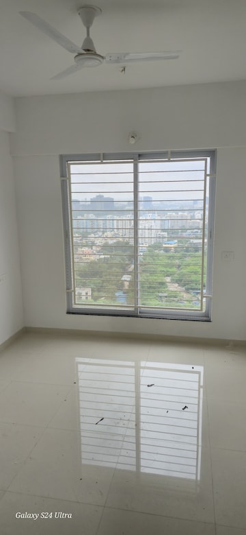 Room in 2 BHK Apartment at Ratan Prestige, Kharadi – for Rent