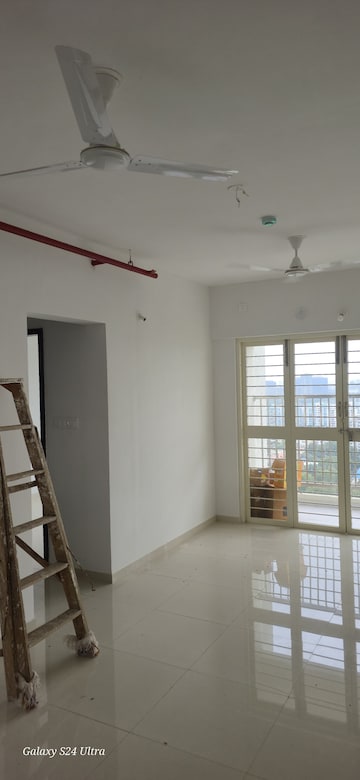 Room in 2 BHK Apartment at Ratan Prestige, Kharadi – for Rent