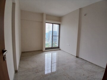 Room in 2 BHK Apartment at Majestique Towers, Kharadi – for Rent