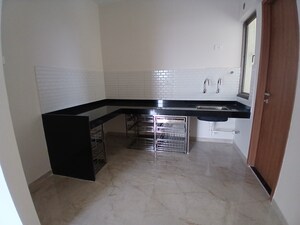 Room in 2 BHK Apartment at Majestique Towers, Kharadi – for Rent