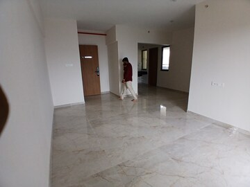 Room in 2 BHK Apartment at Majestique Towers, Kharadi – for Rent