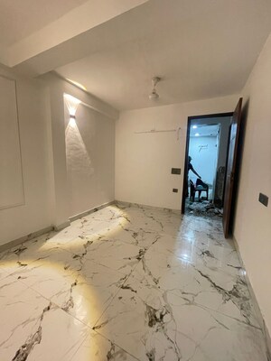 Room in 1 BHK Builder Floor at Chattarpur – for Rent