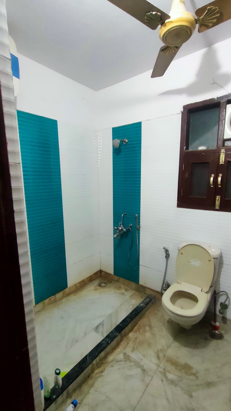 Master Bedroom, white-pearl-residency 3 Bedroom 2400 Sq.Ft. Builder Floor In Sector 5 Gurgaon 9291698