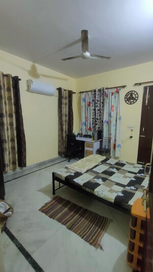 Bedroom in 3 BHK Builder Floor at White Pearl Residency, Sector 5 – for Rent