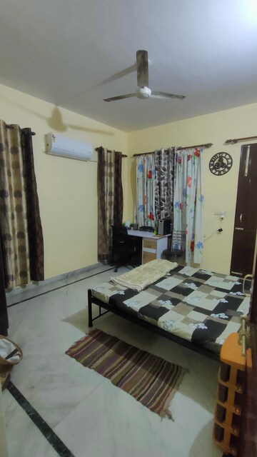 Bedroom in 3 BHK Builder Floor at White Pearl Residency, Sector 5 – for Rent