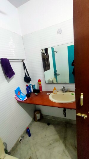 Master Bedroom in 3 BHK Builder Floor at White Pearl Residency, Sector 5 – for Rent