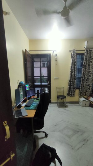 Gym in 3 BHK Builder Floor at White Pearl Residency, Sector 5 – for Rent