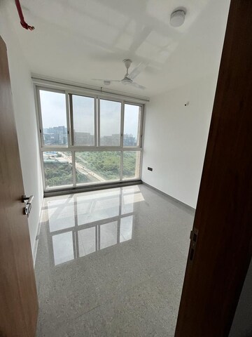 Room in 2 BHK Apartment at Vascon Forest Edge, Kharadi – for Rent