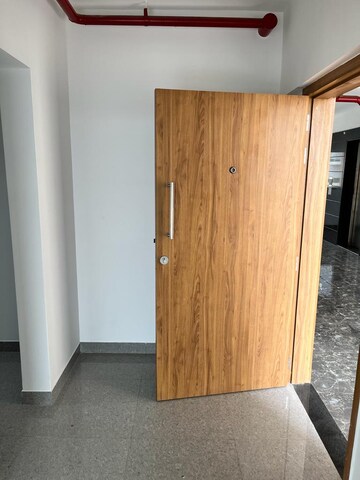 Room in 2 BHK Apartment at Vascon Forest Edge, Kharadi – for Rent