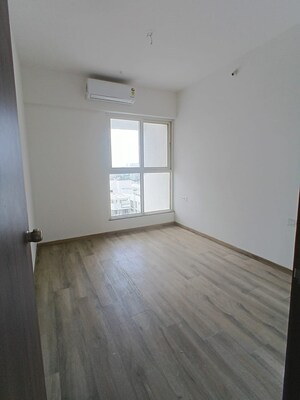 Room in 3 BHK Apartment at Kharadi – for Rent